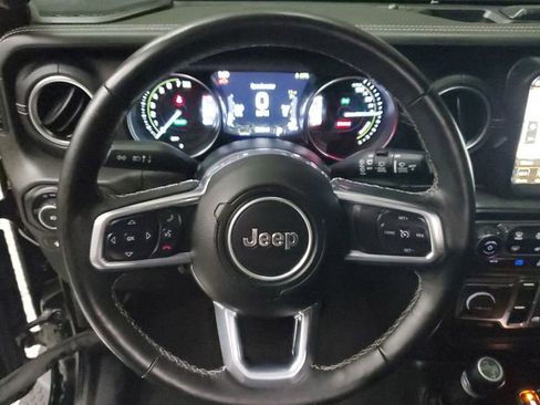 Used 2021 Jeep Wrangler Unlimited Sahara w/ Cold Weather Group image 28