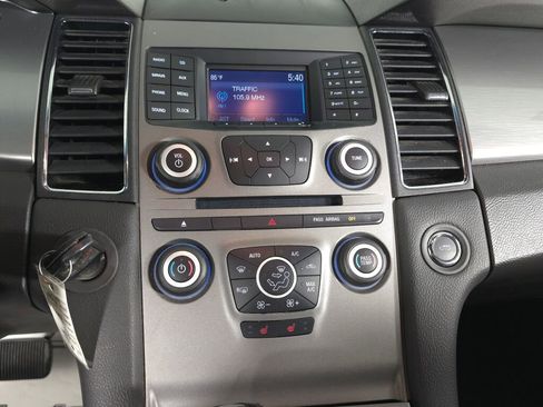 Used 2019 Ford Taurus SEL image 24