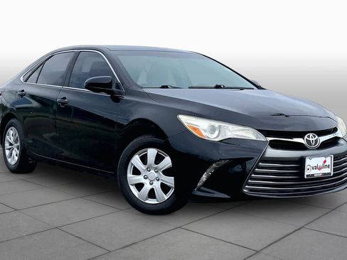 Used 2015 Toyota Camry LE FWD image 3