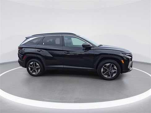 Certified 2025 Hyundai Tucson SEL image 9