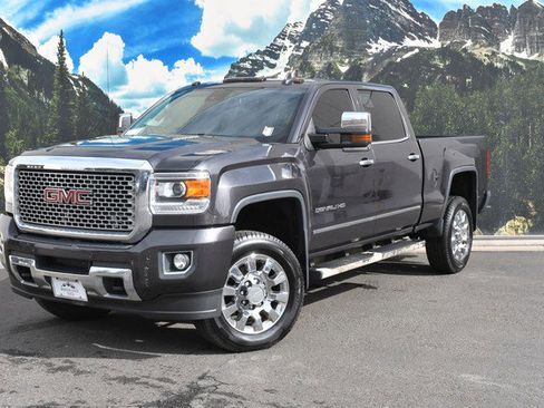 Used 2016 GMC Sierra 2500 Denali w/ Duramax Plus Package image 6