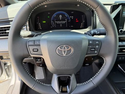 Used 2026 Toyota Camry SE w/ Convenience Package FWD image 15