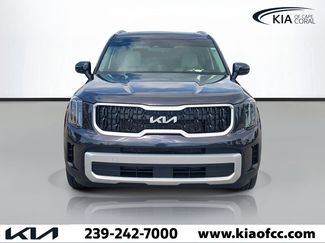 Certified 2025 Kia Telluride EX w/ EX Captain's Chair Package FWD video 2