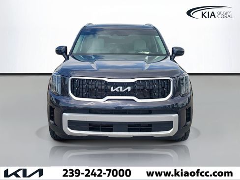 Certified 2025 Kia Telluride EX w/ EX Captain's Chair Package FWD image 2