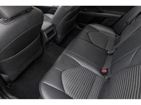 Used 2019 Toyota Camry SE image 17