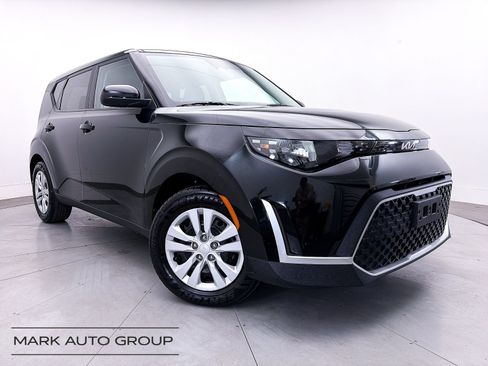 Used 2024 Kia Soul LX FWD image 1