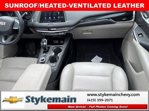 Used 2023 Cadillac XT4 Premium Luxury w/ Enhanced Visibility Package FWD image 10