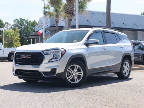 Used 2022 GMC Terrain SLE w/ Driver Convenience Package FWD image 1