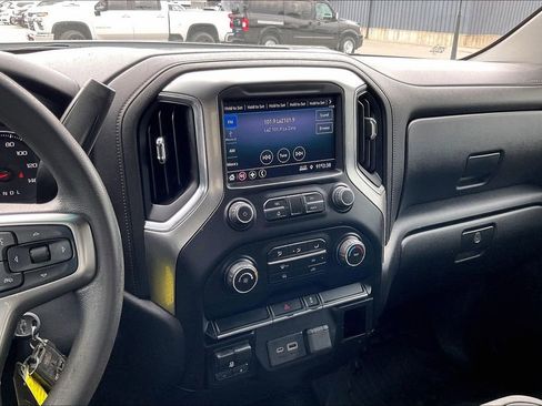 Used 2020 Chevrolet Silverado 2500 LT AWD/4WD image 8
