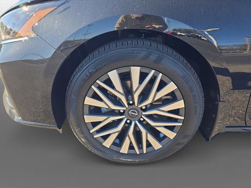 New 2025 Nissan Altima 2.5 SV image 10