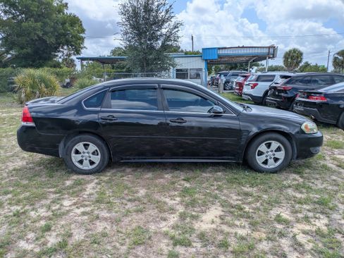 Used 2011 Chevrolet Impala LT FWD image 3
