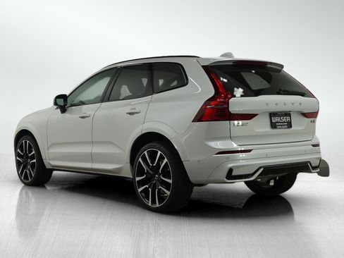 Used 2023 Volvo XC60 B6 Ultimate w/ Climate Package image 3