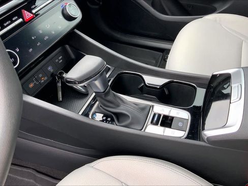 Used 2025 Hyundai Santa Cruz SEL image 16