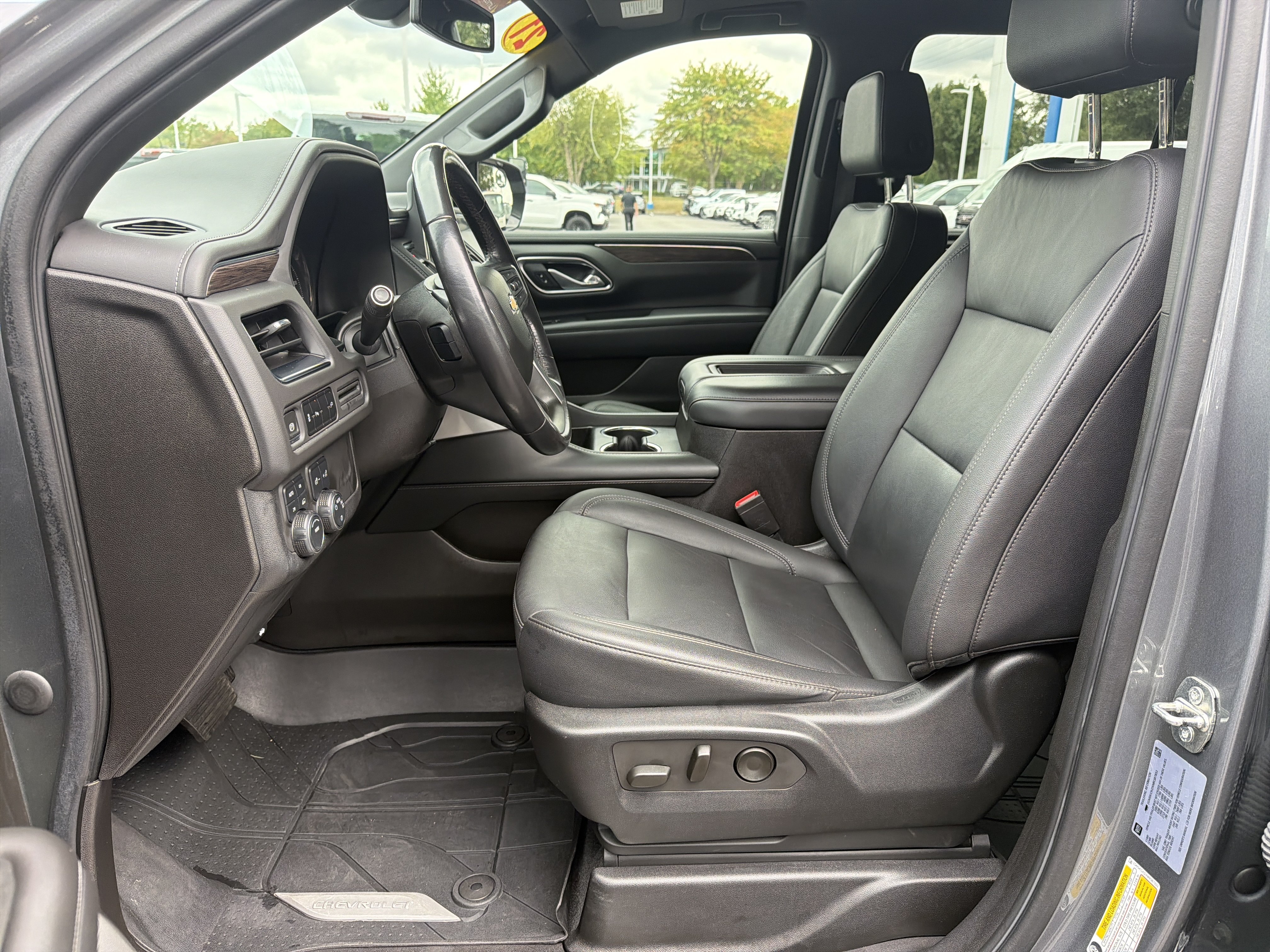 Used 2021 Chevrolet Suburban LT AWD/4WD image 16