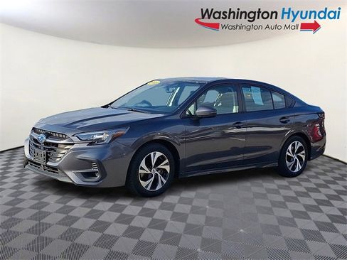 Used 2023 Subaru Legacy Premium image 3