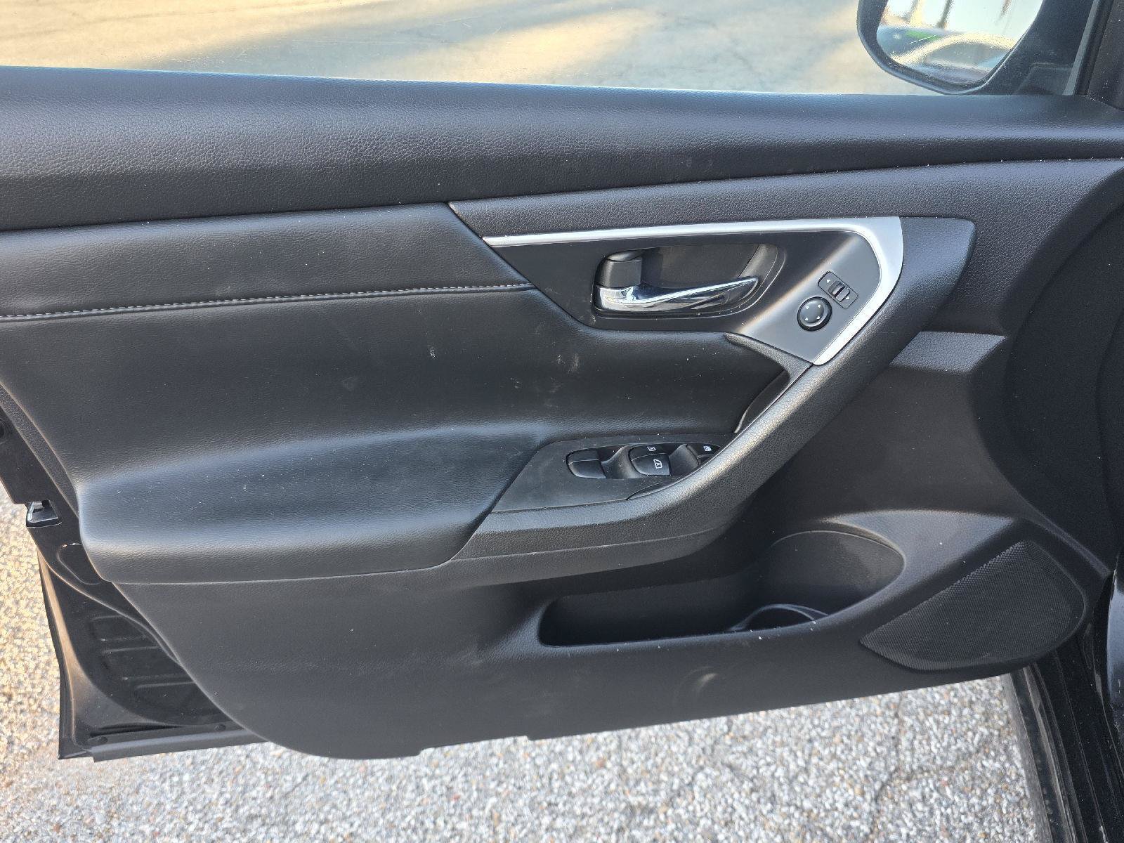 Used 2016 Nissan Altima 2.5 SL w/ 2.5 Technology Package FWD image 34