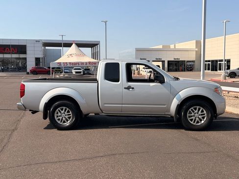 Used 2019 Nissan Frontier SV RWD image 7