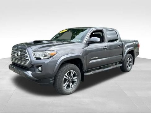 Used 2017 Toyota Tacoma TRD Sport w/ Tow Package (A/T) AWD/4WD image 1