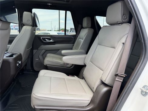 Used 2021 GMC Yukon SLT w/ SLT Luxury Plus Package RWD image 17