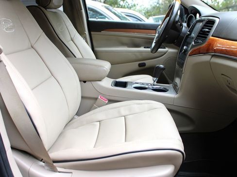 Used 2012 Jeep Grand Cherokee Overland image 18