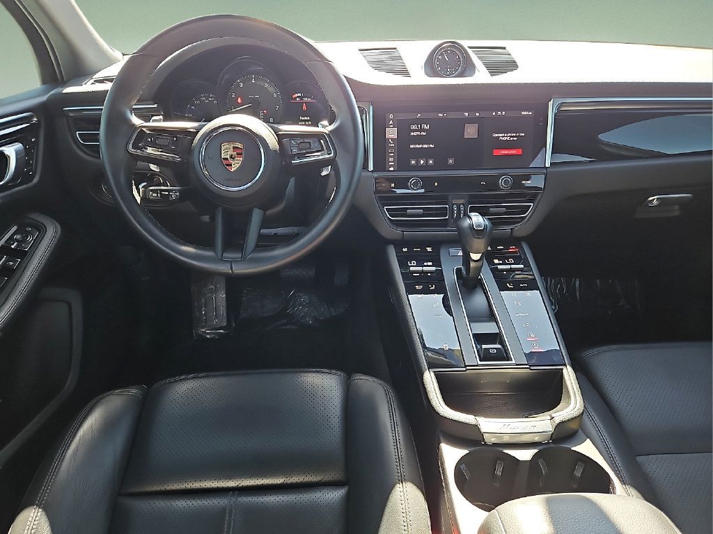 Used 2023 Porsche Macan Turbo AWD/4WD image 9