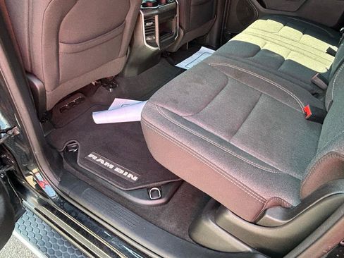 Used 2020 RAM 1500 Big Horn AWD/4WD image 9