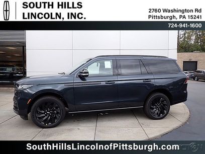 New 2025 Lincoln Navigator Reserve w/ Jet Appearance Package