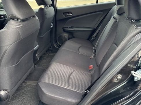 Used 2018 Toyota Prius Two image 9