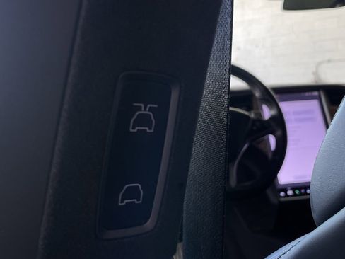 Used 2019 Tesla Model X Performance image 15