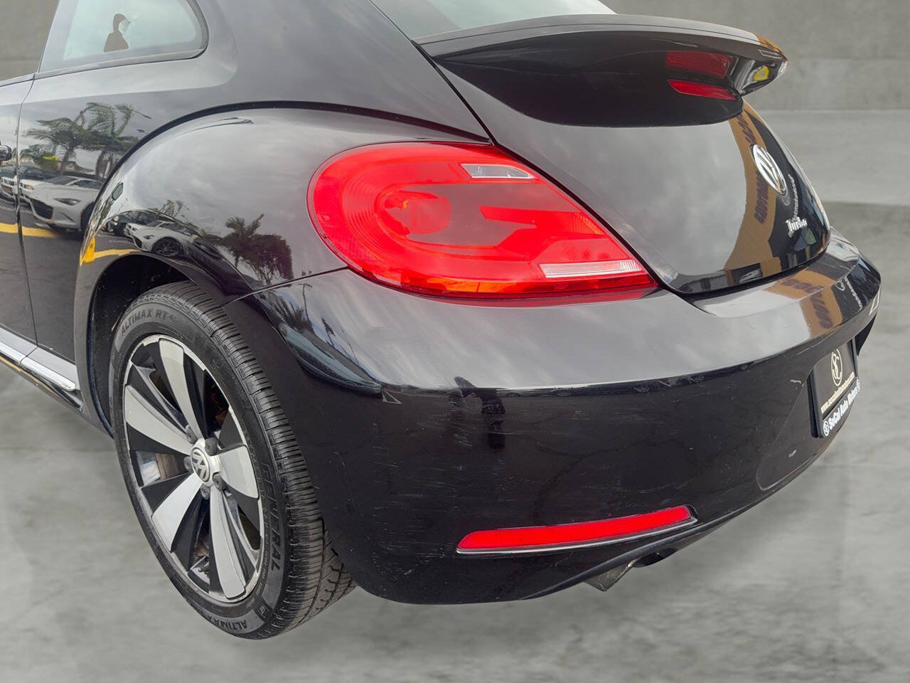 Used 2013 Volkswagen Beetle 2.0T FWD image 21