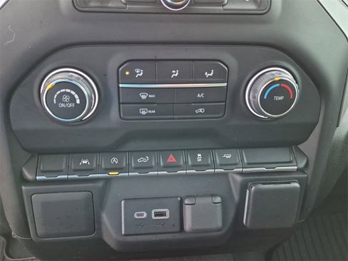 Certified 2022 Chevrolet Silverado 1500 Custom image 18