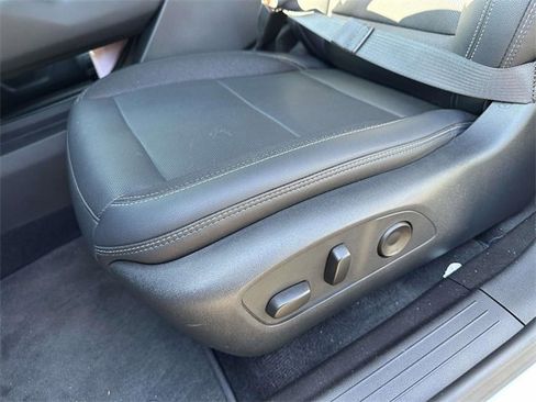 Used 2024 Chevrolet Equinox EV LT image 19