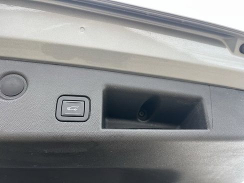 Used 2024 Chevrolet Equinox LT image 43