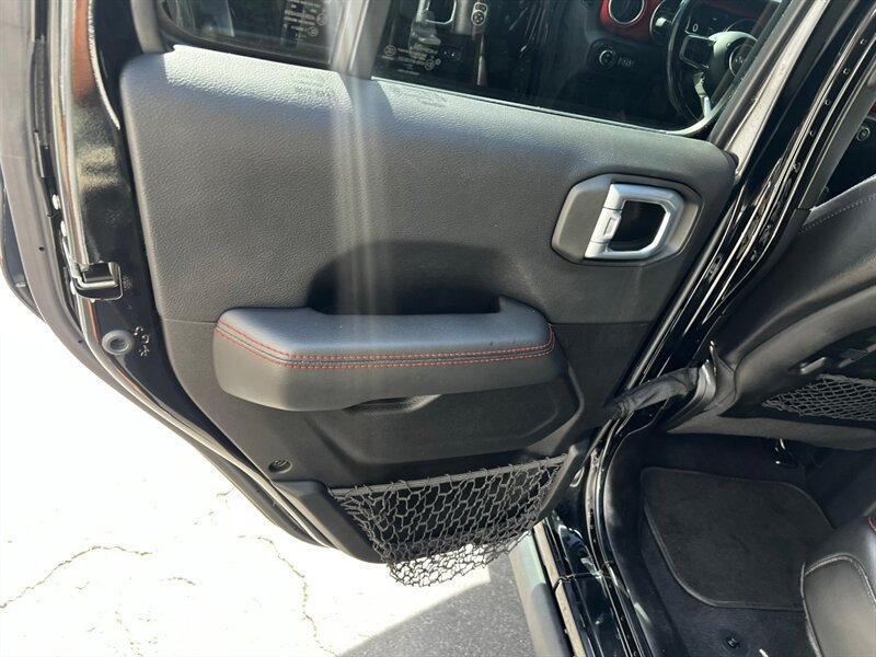 Used 2021 Jeep Gladiator Rubicon AWD/4WD image 22