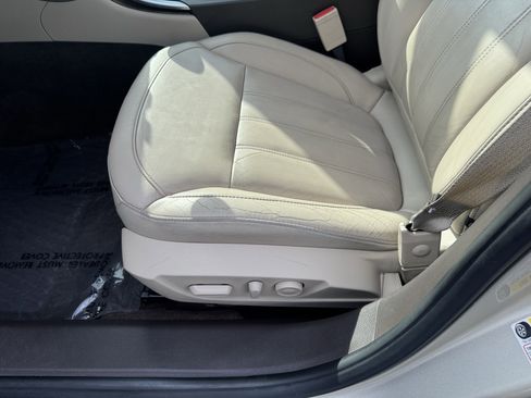 Used 2013 Buick Regal Premium image 20