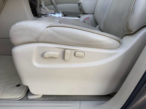 Used 2016 INFINITI QX80 Luxe w/ 22" Wheel Package image 14