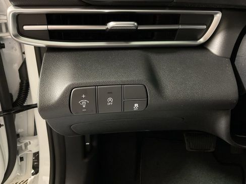 New 2026 Hyundai Elantra SE FWD image 28
