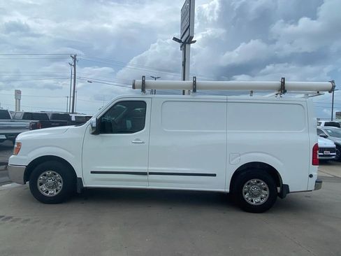 Used 2018 Nissan NV 3500 SL w/ Navigation Package RWD image 2