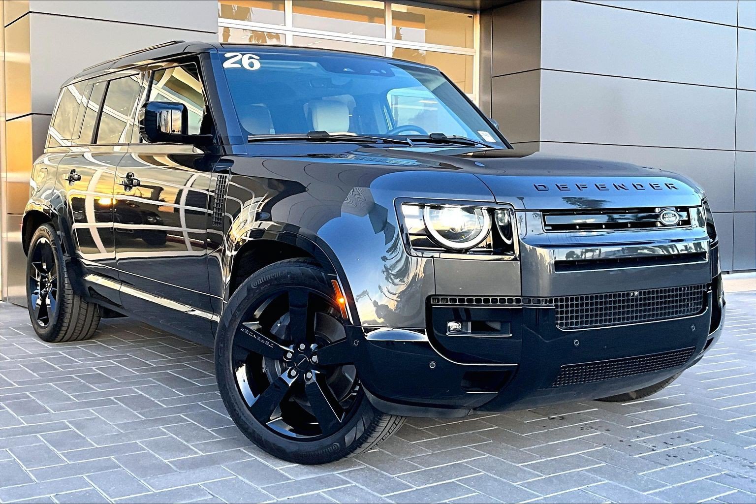 Used 2026 Land Rover Defender 110 X-Dynamic SE AWD/4WD image 3