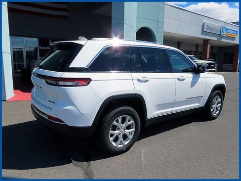 Certified 2023 Jeep Grand Cherokee Limited AWD/4WD image 8
