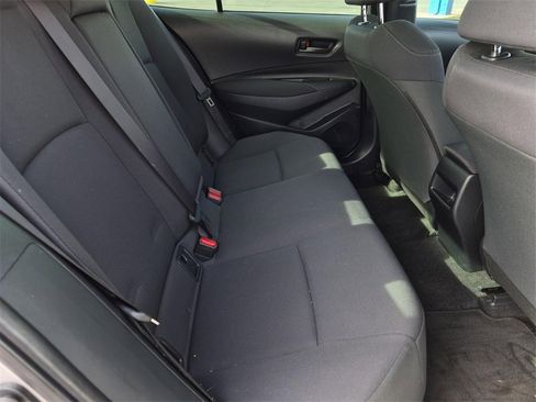 Used 2022 Toyota Corolla LE image 14