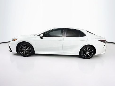 Used 2021 Toyota Camry SE FWD image 6