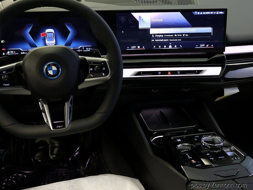 Used 2027 BMW 550e xDrive w/ Executive Package AWD/4WD image 17