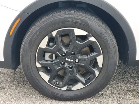 Used 2025 Kia Sorento S FWD image 7