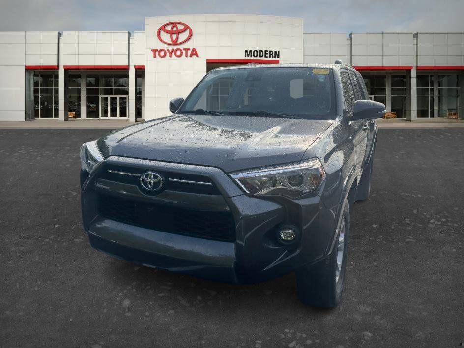 Used 2023 Toyota 4Runner SR5 Premium w/ Moonroof Package RWD image 4