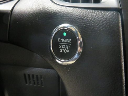 Used 2019 Ford Edge SE image 26