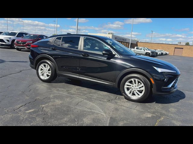 Used 2025 Buick Envista Sport Touring w/ Convenience I Package FWD image 9