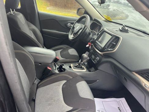 Used 2014 Jeep Cherokee Latitude image 23