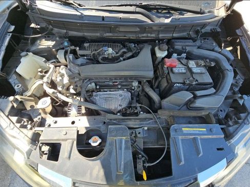 Used 2018 Nissan Rogue S image 22