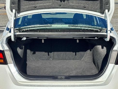 Used 2024 Nissan Altima 2.5 SV image 14